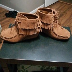 Suede ankle fringe booties